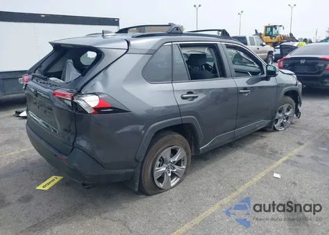 2023 Toyota Rav4 Xle z USA, uszkodzony, nr VIN 2T3W1RFV8PW298351